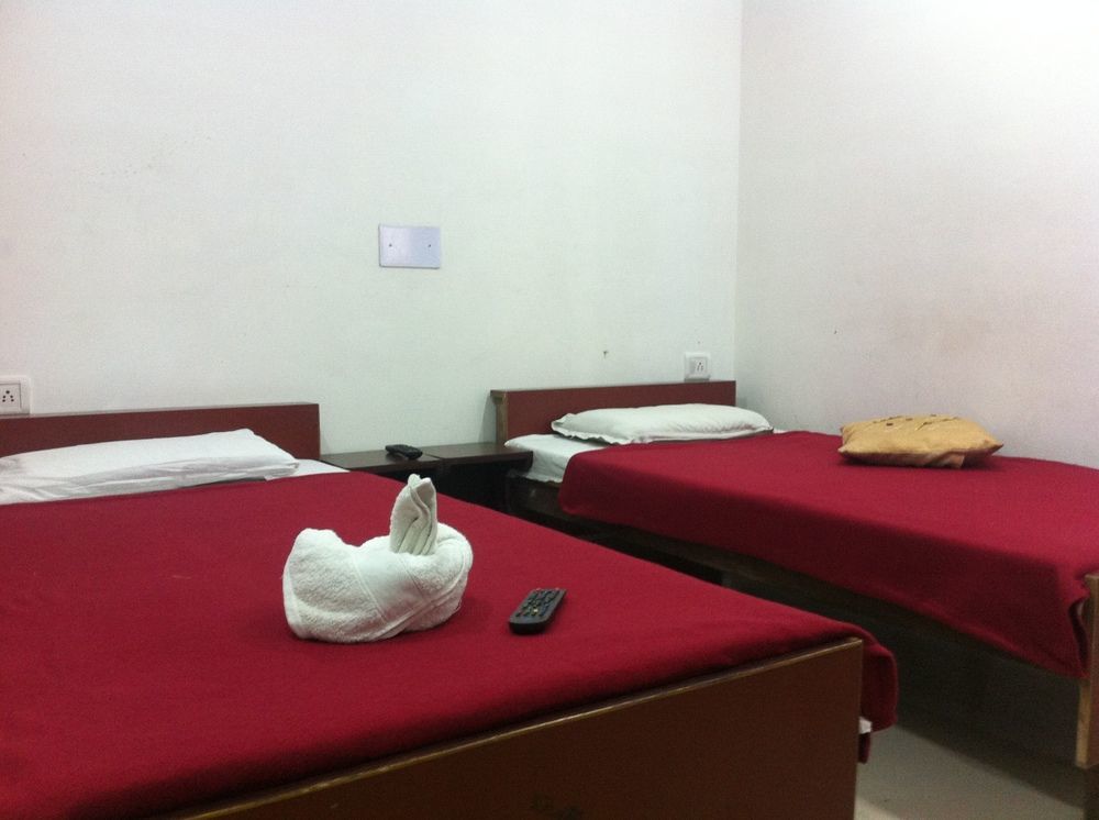 Hotel Safari Agra  Exteriör bild