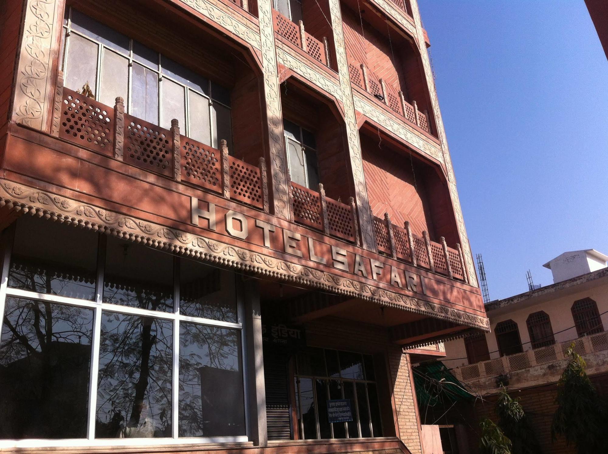 Hotel Safari Agra  Exteriör bild